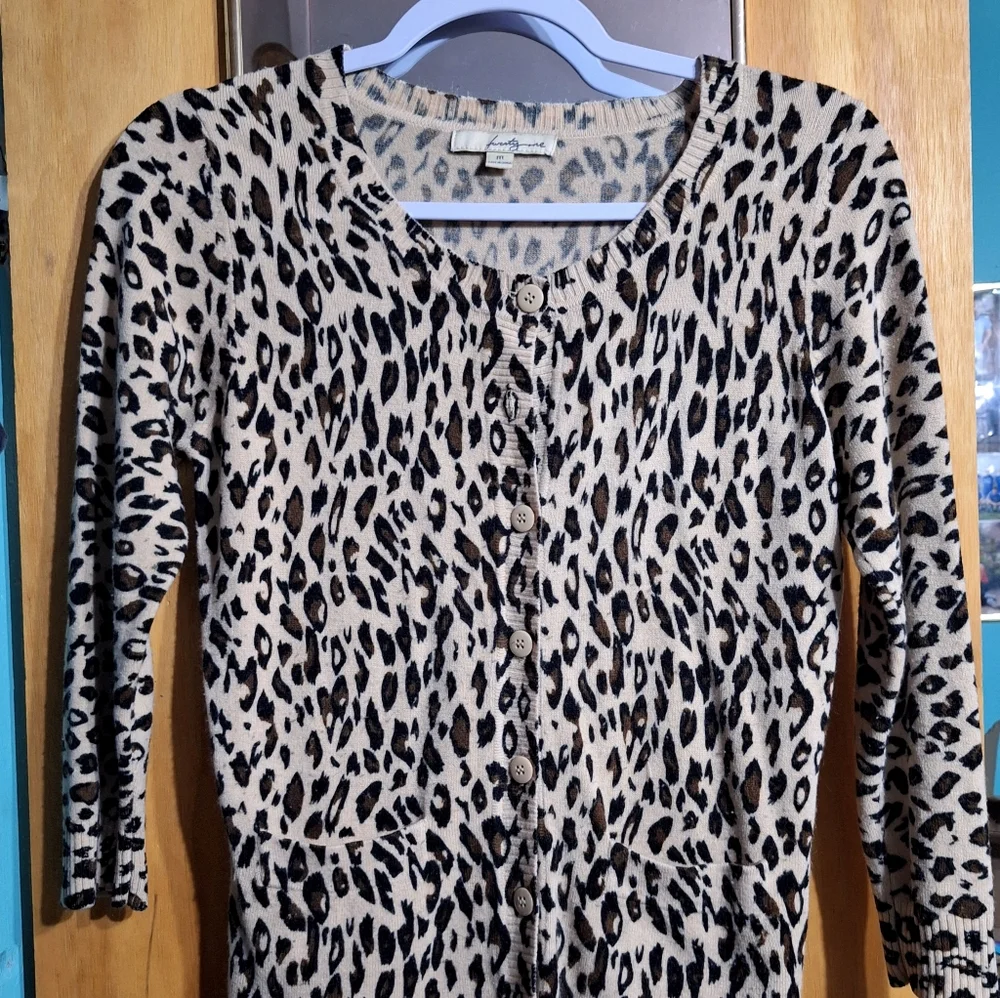 Leopard Print Women's Sweater Size M - Picture 6 of 7